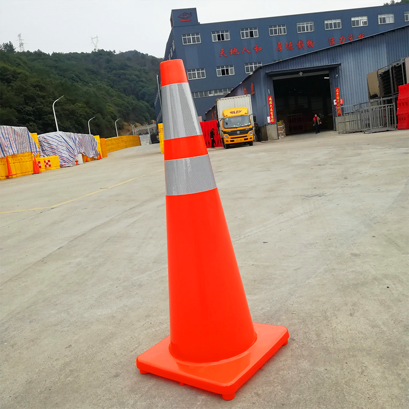 90cm 3.4kg All Orange PVC Cone